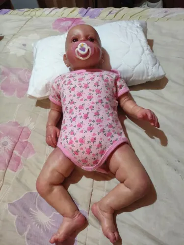 Bebê reborn artesanal 