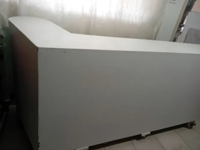 BALCÃO USADO COM. AVARIA. TAMANHO 194 LARGURA 31. ALTURA. R$ 700