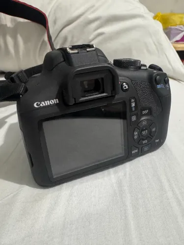 Vendesse câmera canon t7+ com kit completo