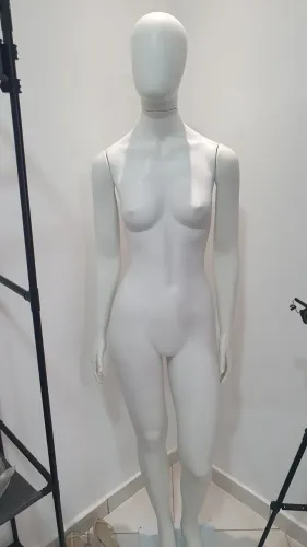 Manequim feminino corpo inteiro branco com base
