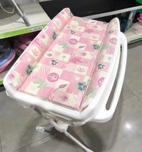 Banheira com suporte menina
