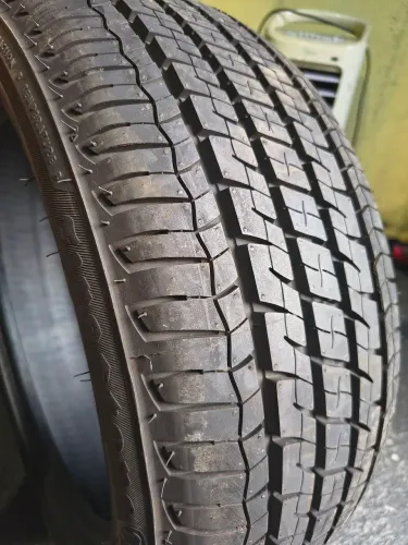 Pneu 215/50/17 Firestone (PEQUENO REPARO NA LATERAL)