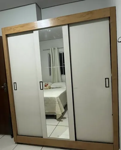 Guarda roupa de solteiro