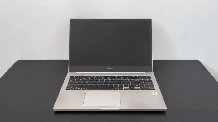 Notebook Samsung Book E30 i3 10ª Geração | 4GB | HD 1TB