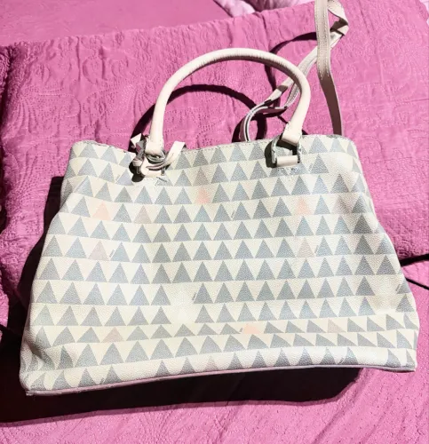 Bolsa Schutz original bem conservada