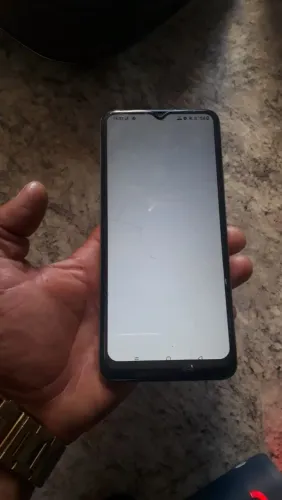 Vendo celular Semi novo