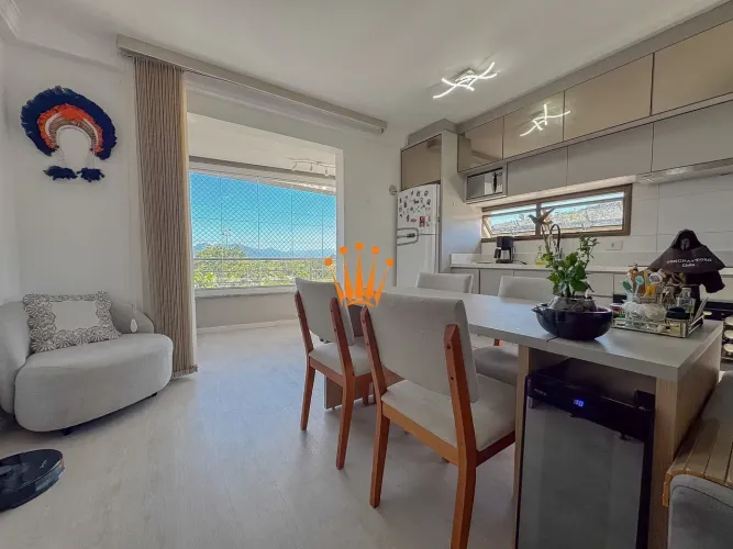 Apartamento no Saco dos Limões.