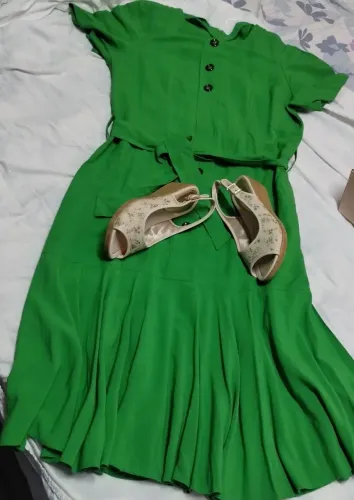 Vendo dóis vestido para ocasião especial  cores Verde é Marcela  