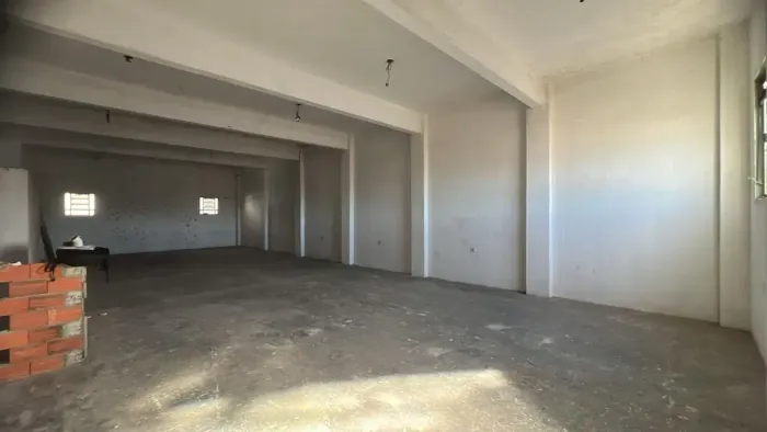 Imóvel para aluguel e venda possui 400 metros quadrados em Veloso - Osasco - SP