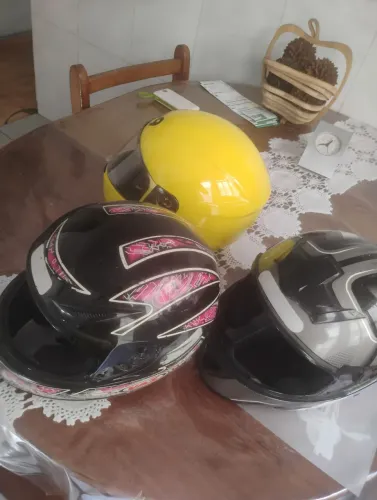 Capacetes Semi-Novos