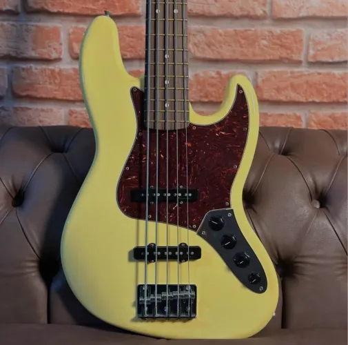 Jazz Bass - Fender Deluxe Active Bass