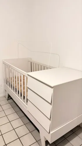 Berço/cama + cômoda 