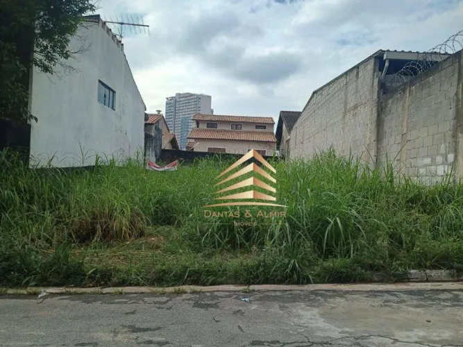 Terreno 250 metros Parque Renato Maia
