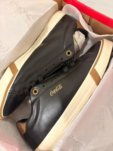 Tênis Coca Cola preto couro tam 42