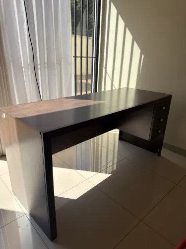 Mesa muito conservada pra vender rápido 300rs 