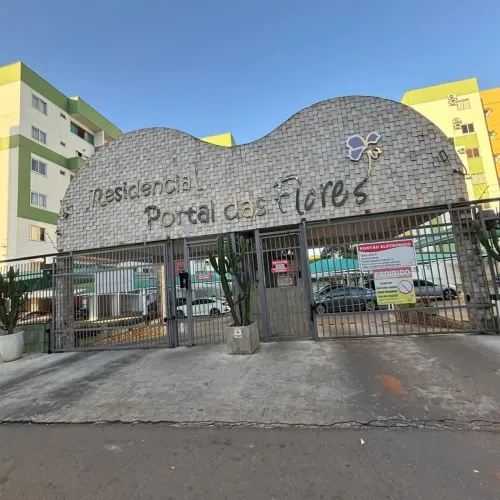 02 quartos, com cozinha americana, armários e área de lazer