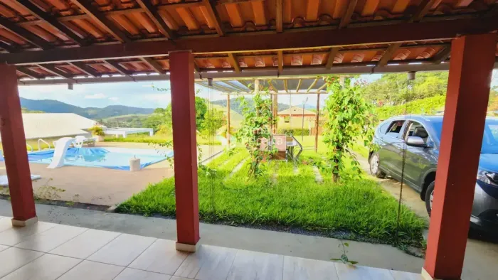Imóvel para venda possui 140m² com 4 quartos em Centro - Simão Pereira - MG