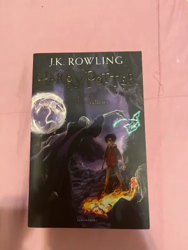Livro Harry Potter and the Deathly Hallows J.K Rowling