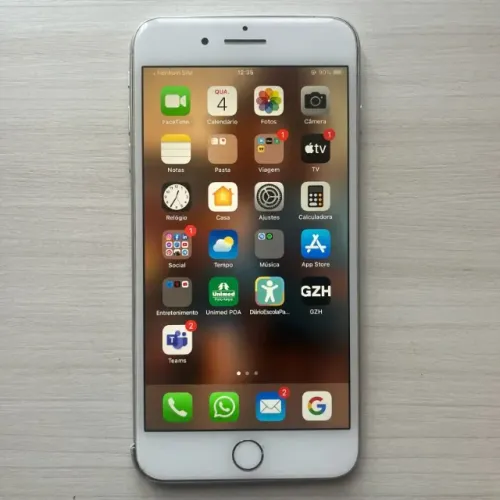 Iphone 8 Plus 256 GB com cabo de carregamento