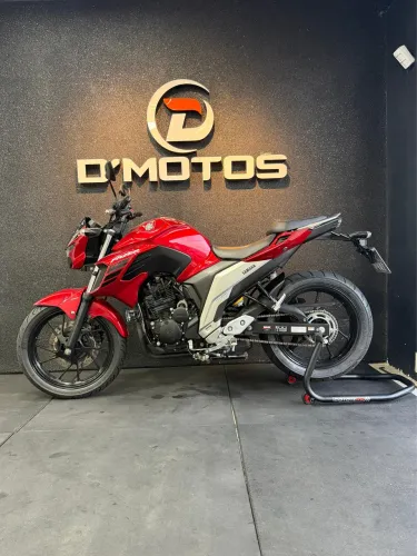 YAMAHA FZ 25 - 2022 - EXTRA!!