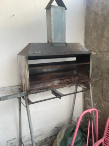 Churrasqueira para espetinho ou uso em geral