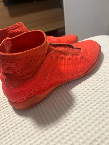 Chuteira Nike hypervenom botinha 