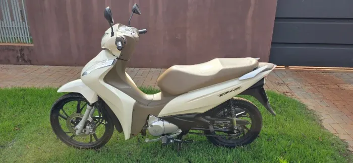 Honda bis 125 cc,  em perfeito estado 