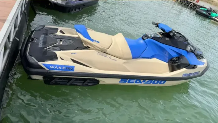 Sea-Doo Wake Pro 230