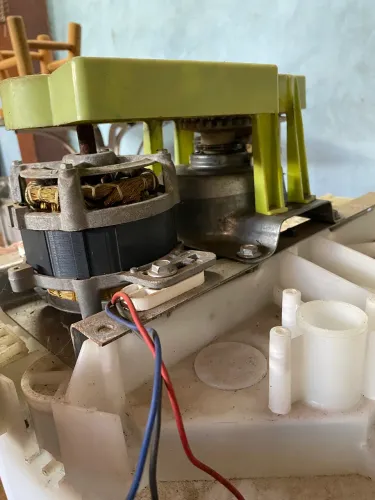 Motor,Mecanismo e Tanque da Lavadora Colormaq.