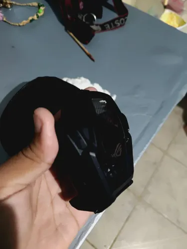 Aero active cooler x para o rog phone 8 pro é 9