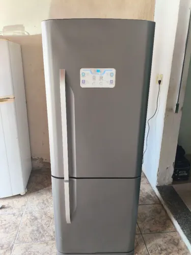 Excelente Geladeira Electrolux, DB52,Fostfree, 324 litros, 454 litros,painel digital.