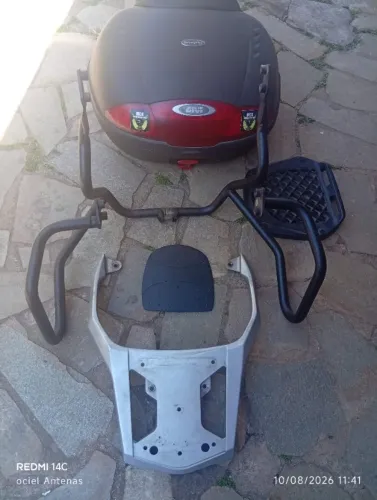 Baú GIVi 45 LTS Protetor de motor Suporte para baú em alumínio