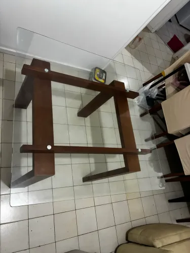Mesa com 4 cadeiras