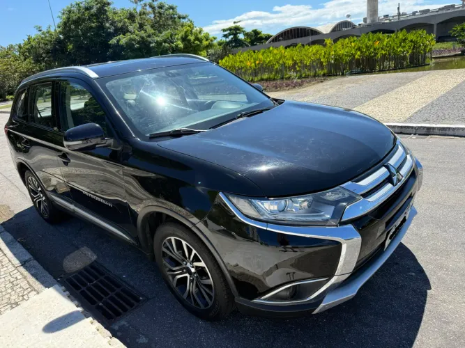 Mitsubishi Outlander Comfort 2.0 16V Aut. 2018