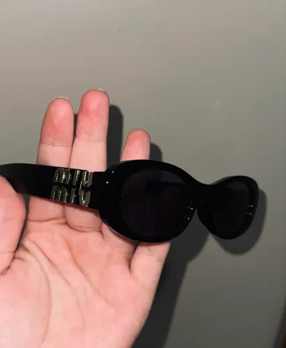 ?Óculos MIU MIU ?