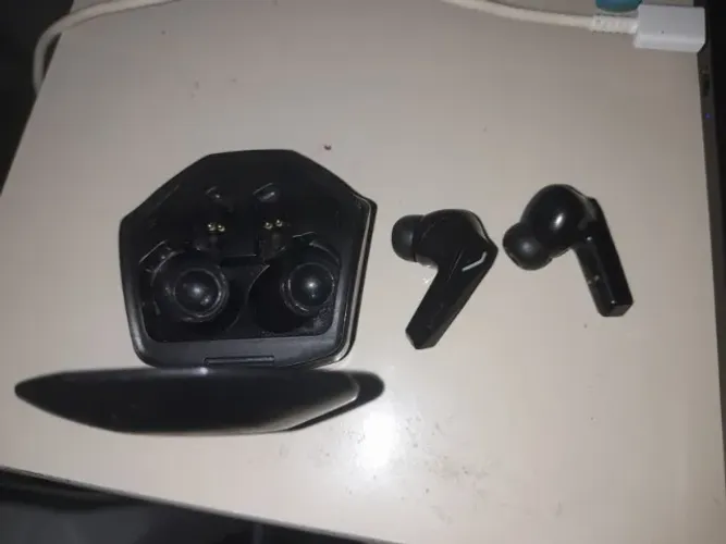 Lenovo GM2 Pro - fones funcionam, case não segura bateria