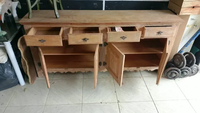 Buffet madeira demolição em bom estado. 