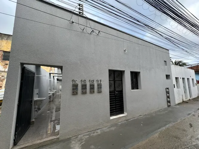 Alugo Casas Geminadas/kitnets