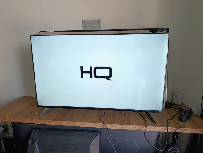 Smartv HQ 43 polegadas LED borda infinita