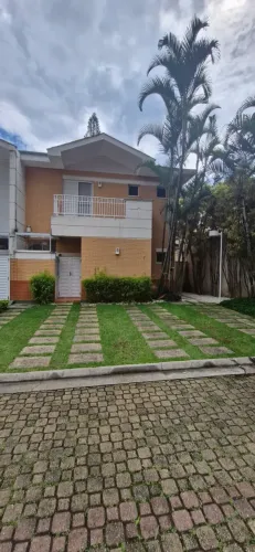 Casa ampla paral com 132 m², com 4 quartos sendo 2 suites + dep de emp. VilaSofia - São.P