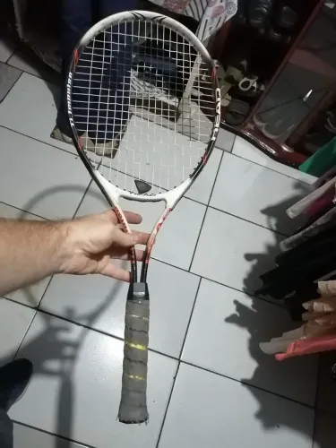 Raquete de tênis Head impulse usada sem estojo!