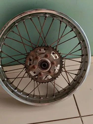 VENDO CALHA CROSSER COM AVARIA