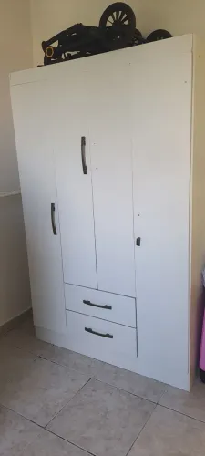 Mini cama e guarda roupa 