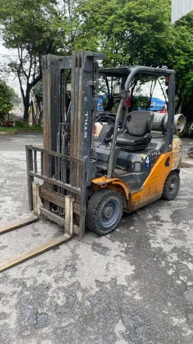 EMPILHADEIRA STHILL CLX25