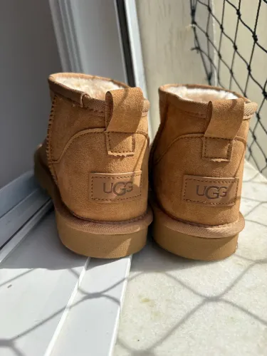 bota ugg classic mini marrom 36