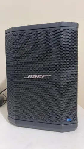 Caixa de som Bose S1 pro c bateria de 8hs 