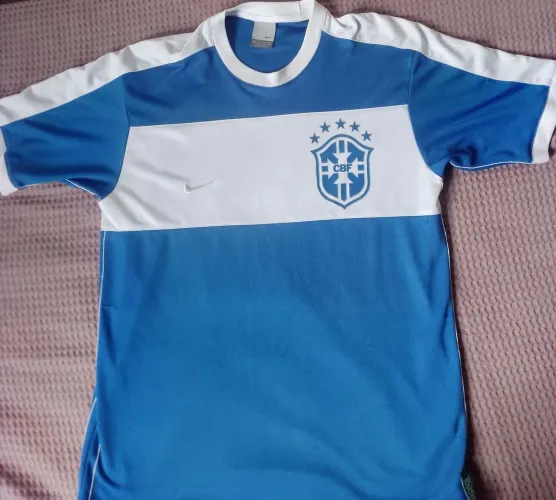 Camisa do Brasil Azul e Branco