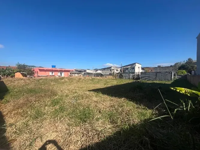 Oportunidade em Canasvieiras - Terreno à Venda!