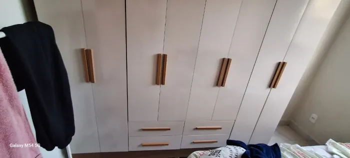 Guarda-Roupa de Casal 8 Portas