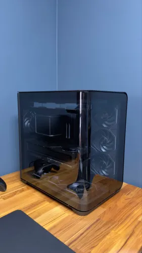 Gabinete MSI MEG Maestro 700l pz